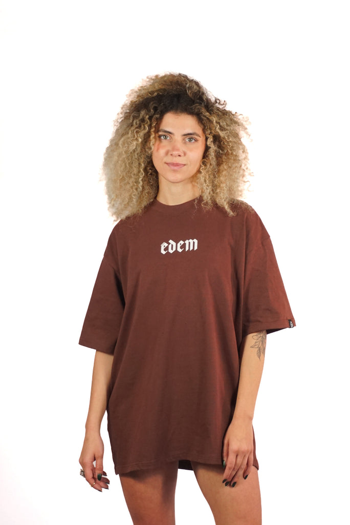 Camiseta Édem Oversized Gotic