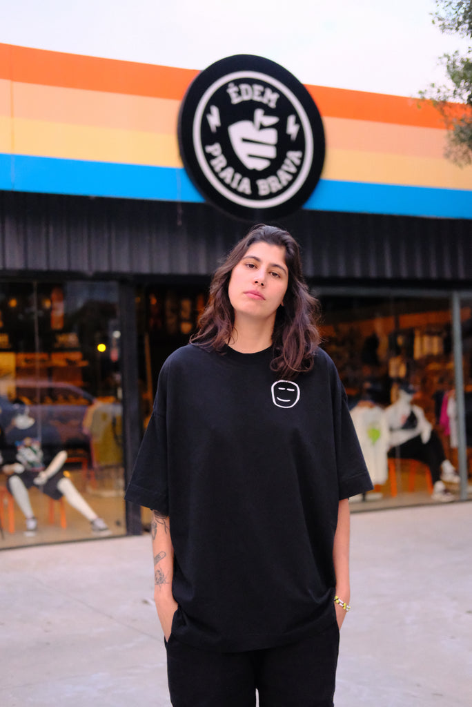 Camiseta Oversized Nobody Knows